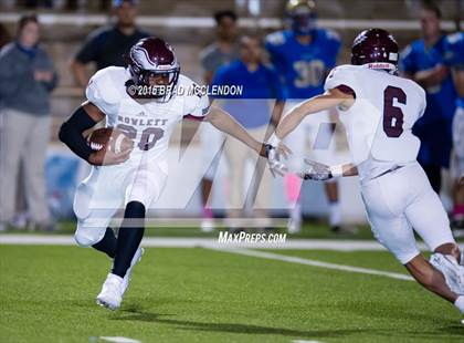 Thumbnail 2 in Rowlett vs Lakeview Centennial photogallery.