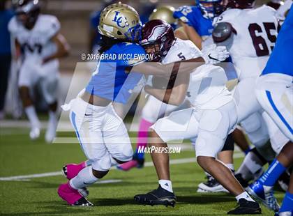Thumbnail 2 in Rowlett vs Lakeview Centennial photogallery.