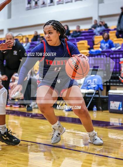 Thumbnail 2 in Shelton vs. Trinity Christian (TAPPS 4A Regional Playoff) photogallery.