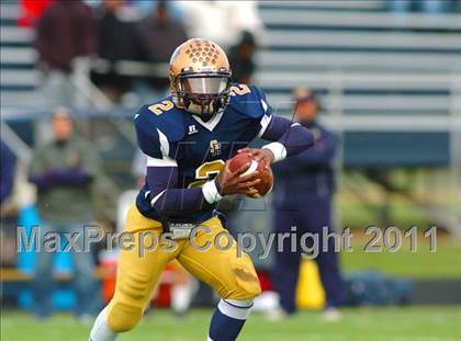 Thumbnail 2 in McKinley @ Sweet Home (Section 6 Class A Semifinal) photogallery.