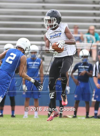 Thumbnail 1 in Powerade 7-on-7 Invitational  photogallery.