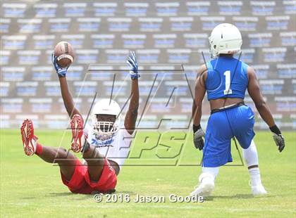 Thumbnail 3 in Powerade 7-on-7 Invitational  photogallery.