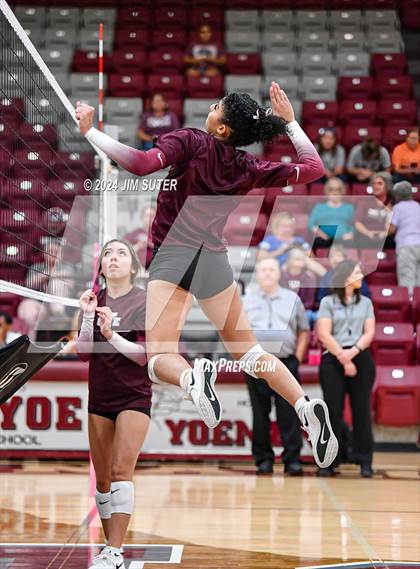 Thumbnail 3 in C.H. Yoe vs Summit Christian Academy photogallery.