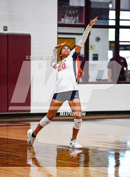 Thumbnail 3 in C.H. Yoe vs Summit Christian Academy photogallery.