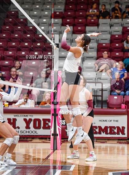 Thumbnail 3 in C.H. Yoe vs Summit Christian Academy photogallery.