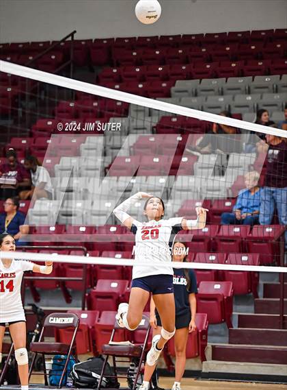 Thumbnail 2 in C.H. Yoe vs Summit Christian Academy photogallery.