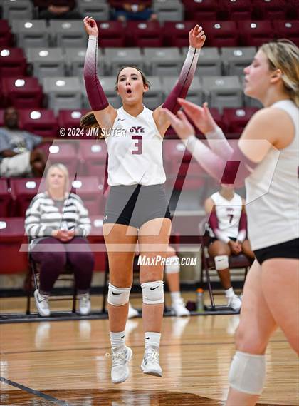 Thumbnail 1 in C.H. Yoe vs Summit Christian Academy photogallery.