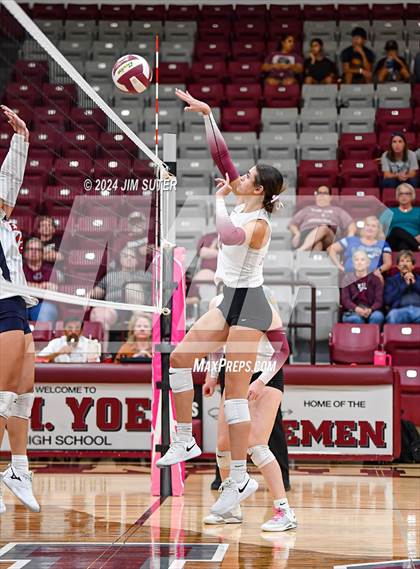 Thumbnail 2 in C.H. Yoe vs Summit Christian Academy photogallery.