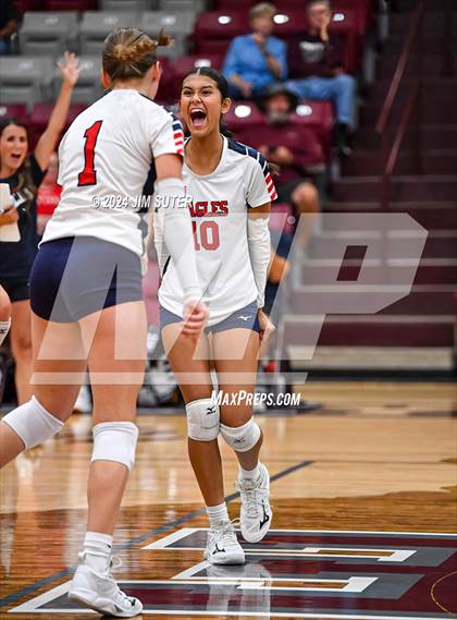 Thumbnail 3 in C.H. Yoe vs Summit Christian Academy photogallery.