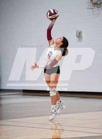 Thumbnail 2 in C.H. Yoe vs Summit Christian Academy photogallery.