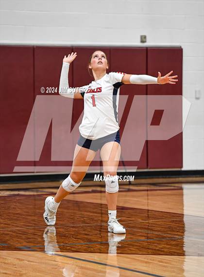 Thumbnail 2 in C.H. Yoe vs Summit Christian Academy photogallery.