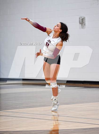 Thumbnail 3 in C.H. Yoe vs Summit Christian Academy photogallery.