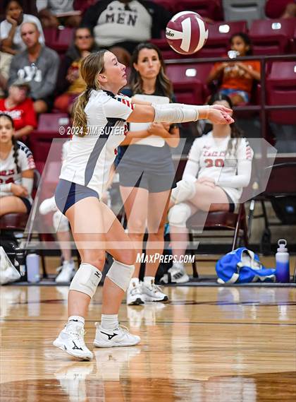 Thumbnail 2 in C.H. Yoe vs Summit Christian Academy photogallery.
