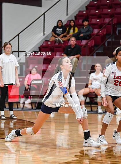 Thumbnail 3 in C.H. Yoe vs Summit Christian Academy photogallery.