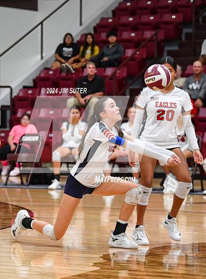 Thumbnail 1 in C.H. Yoe vs Summit Christian Academy photogallery.
