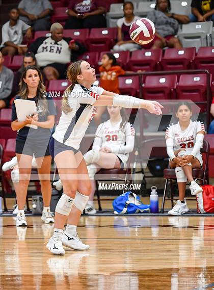 Thumbnail 2 in C.H. Yoe vs Summit Christian Academy photogallery.