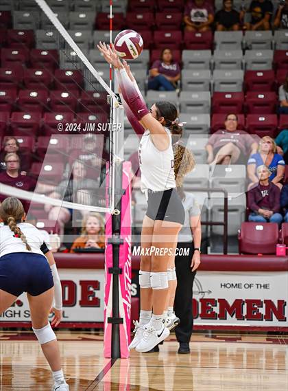 Thumbnail 3 in C.H. Yoe vs Summit Christian Academy photogallery.