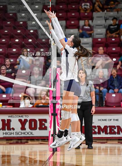 Thumbnail 3 in C.H. Yoe vs Summit Christian Academy photogallery.