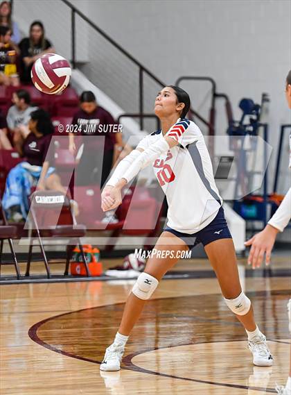 Thumbnail 3 in C.H. Yoe vs Summit Christian Academy photogallery.