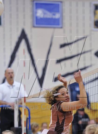 Thumbnail 2 in Chatfield vs. Palmer (CHSAA 5A Region 5) photogallery.