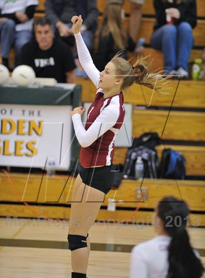 Thumbnail 3 in Chatfield vs. Palmer (CHSAA 5A Region 5) photogallery.