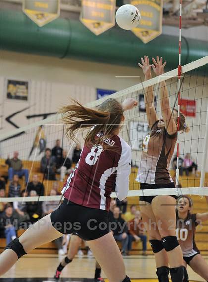 Thumbnail 3 in Chatfield vs. Palmer (CHSAA 5A Region 5) photogallery.
