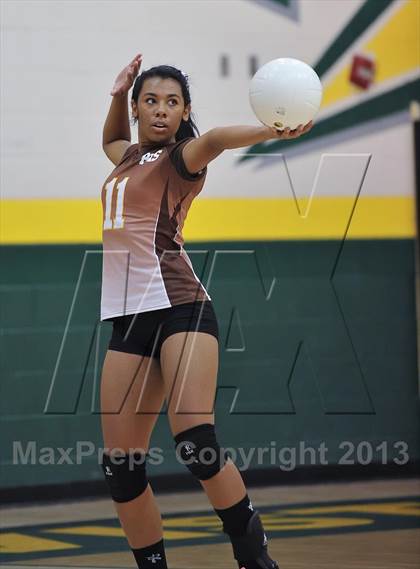 Thumbnail 1 in Chatfield vs. Palmer (CHSAA 5A Region 5) photogallery.