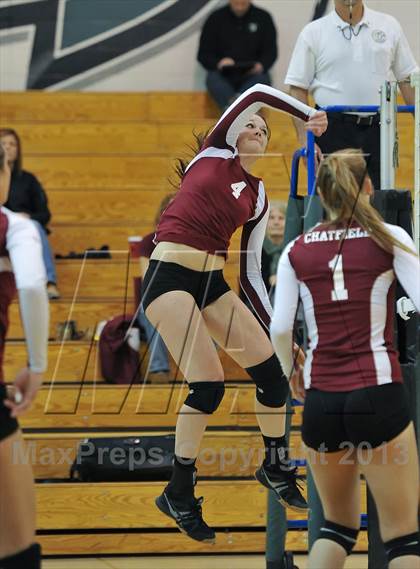 Thumbnail 2 in Chatfield vs. Palmer (CHSAA 5A Region 5) photogallery.