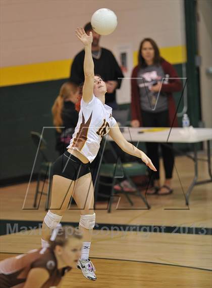 Thumbnail 3 in Chatfield vs. Palmer (CHSAA 5A Region 5) photogallery.
