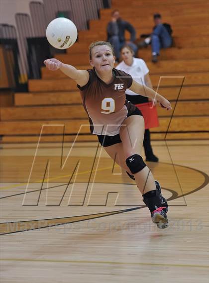 Thumbnail 2 in Chatfield vs. Palmer (CHSAA 5A Region 5) photogallery.