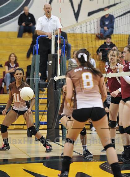 Thumbnail 2 in Chatfield vs. Palmer (CHSAA 5A Region 5) photogallery.