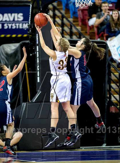 Thumbnail 1 in St. Francis vs. Lynbrook (CIF NorCal Regional D2 Final) photogallery.