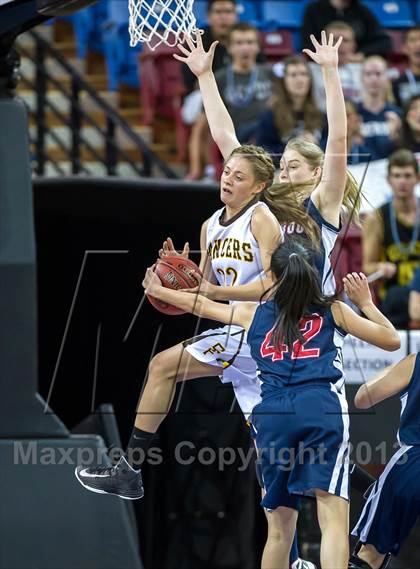 Thumbnail 3 in St. Francis vs. Lynbrook (CIF NorCal Regional D2 Final) photogallery.