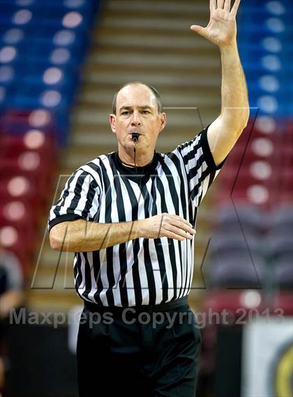 Thumbnail 3 in St. Francis vs. Lynbrook (CIF NorCal Regional D2 Final) photogallery.