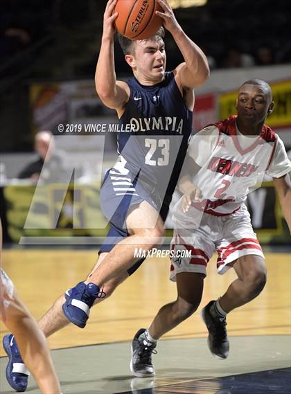 Thumbnail 3 in Kennedy Catholic vs. Olympia photogallery.