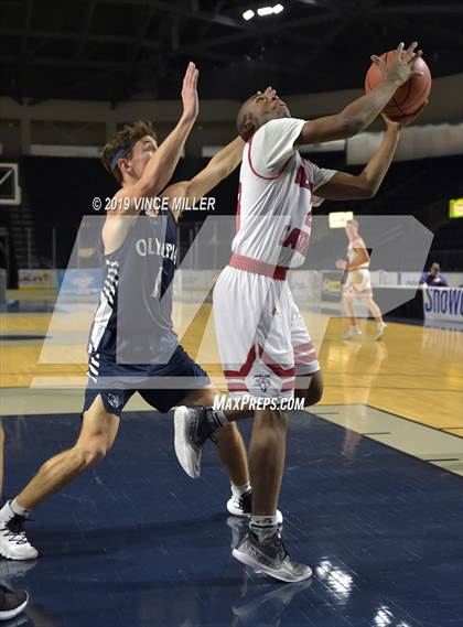 Thumbnail 2 in Kennedy Catholic vs. Olympia photogallery.