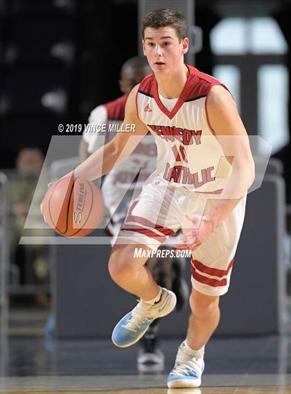 Thumbnail 3 in Kennedy Catholic vs. Olympia photogallery.