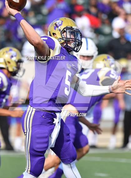 Thumbnail 3 in Windthorst vs. Mart (UIL 2A Division 1 Region 2 Area Playoff) photogallery.