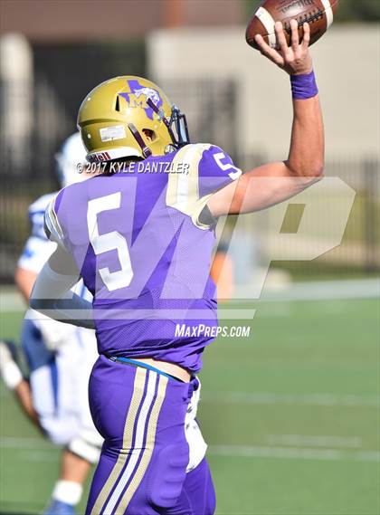 Thumbnail 1 in Windthorst vs. Mart (UIL 2A Division 1 Region 2 Area Playoff) photogallery.