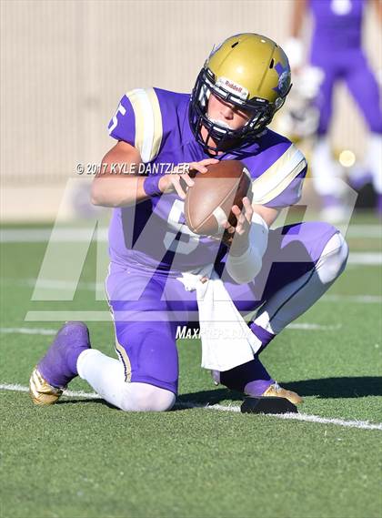 Thumbnail 2 in Windthorst vs. Mart (UIL 2A Division 1 Region 2 Area Playoff) photogallery.
