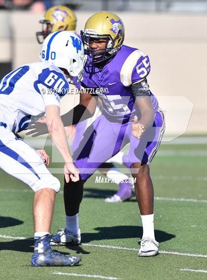 Thumbnail 1 in Windthorst vs. Mart (UIL 2A Division 1 Region 2 Area Playoff) photogallery.