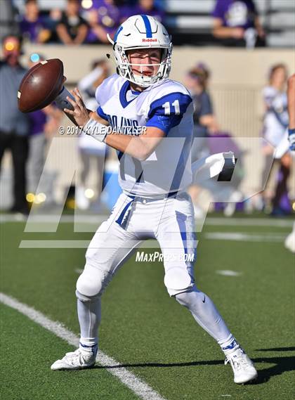 Thumbnail 2 in Windthorst vs. Mart (UIL 2A Division 1 Region 2 Area Playoff) photogallery.