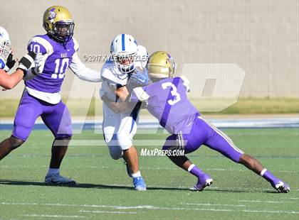 Thumbnail 2 in Windthorst vs. Mart (UIL 2A Division 1 Region 2 Area Playoff) photogallery.