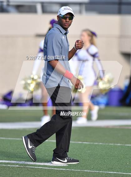 Thumbnail 1 in Windthorst vs. Mart (UIL 2A Division 1 Region 2 Area Playoff) photogallery.