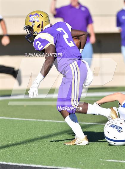Thumbnail 1 in Windthorst vs. Mart (UIL 2A Division 1 Region 2 Area Playoff) photogallery.