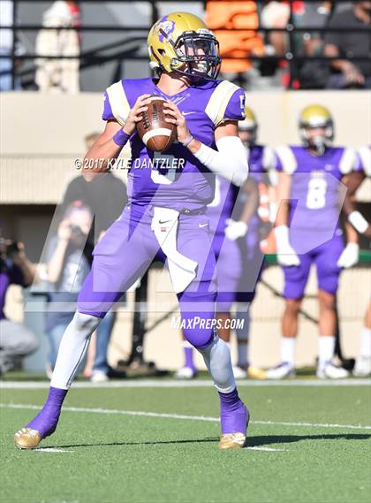 Thumbnail 2 in Windthorst vs. Mart (UIL 2A Division 1 Region 2 Area Playoff) photogallery.