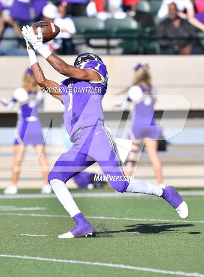 Thumbnail 1 in Windthorst vs. Mart (UIL 2A Division 1 Region 2 Area Playoff) photogallery.