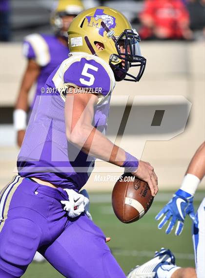 Thumbnail 3 in Windthorst vs. Mart (UIL 2A Division 1 Region 2 Area Playoff) photogallery.