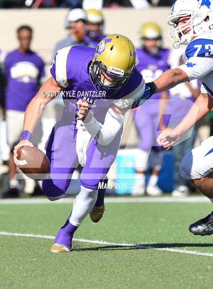 Thumbnail 2 in Windthorst vs. Mart (UIL 2A Division 1 Region 2 Area Playoff) photogallery.