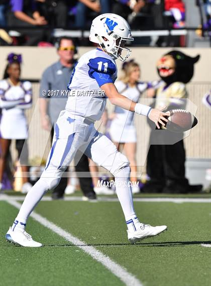 Thumbnail 1 in Windthorst vs. Mart (UIL 2A Division 1 Region 2 Area Playoff) photogallery.